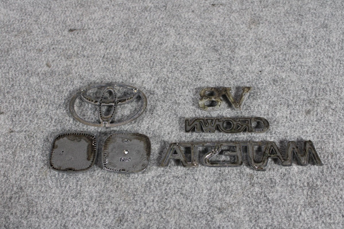 CROWN MAJESTA UZS157 JZS155 OEM JDM EMBLEM LOGO BADGE SIDE