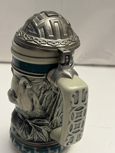 AVON Endangered Species Mini Stein Collection The Giant Panda 1991 Brazil - Picture 4 of 9