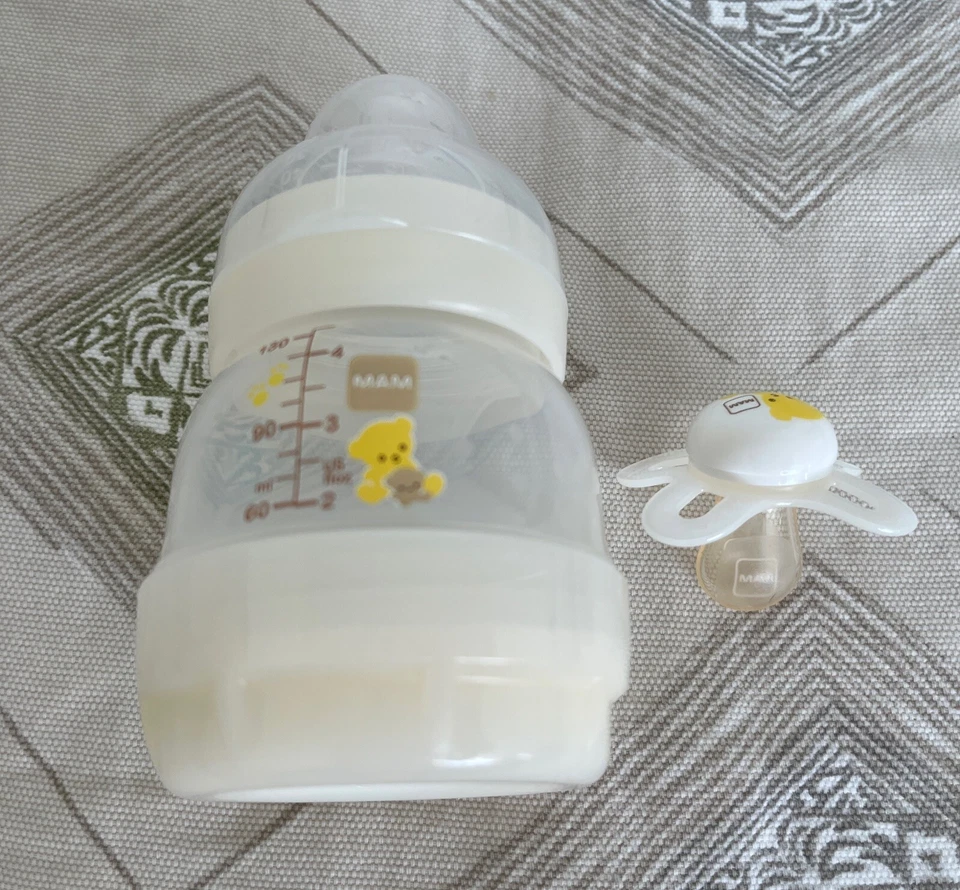 MAM Easy Start Anti-Colic 4.5 oz Bottles Yellow Teddy Bears with pacifier - Image 3 of 3