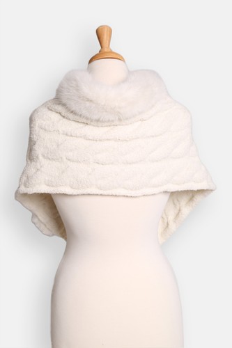 ComfyLuxe Solid Color Cable Knit Shawled Poncho w/ Faux Fur Edges - Picture 7 of 7