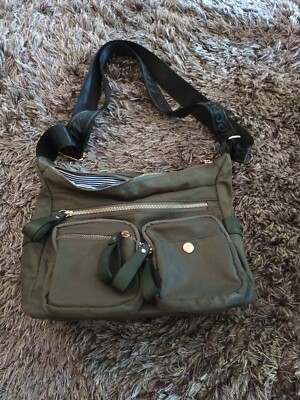 Boutique Damen Umhängetasche Handtasche Oliv Grün Olive Neu Ungetragen!!!