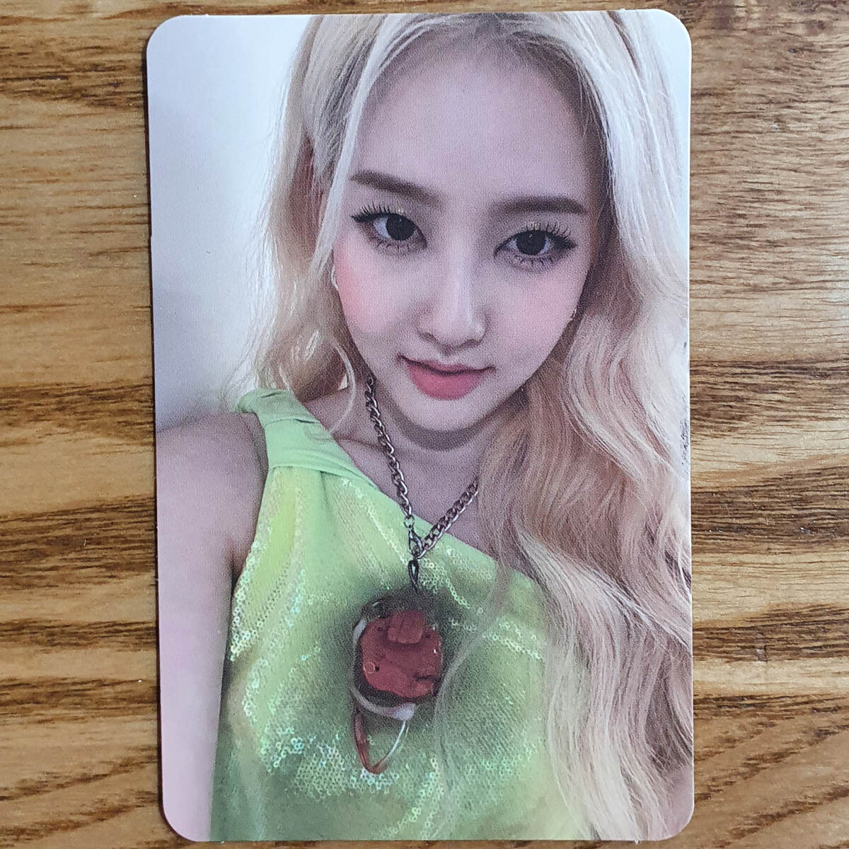 Sieun Official Photocard STAYC The 2nd Mini Album Young-Luv