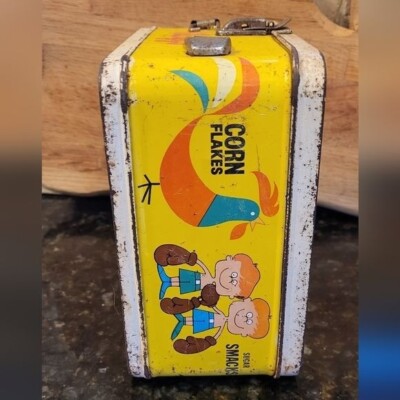 Vintage 1969 Kelloggs Cereal Aladdin Lunchbox with Mascots Tony