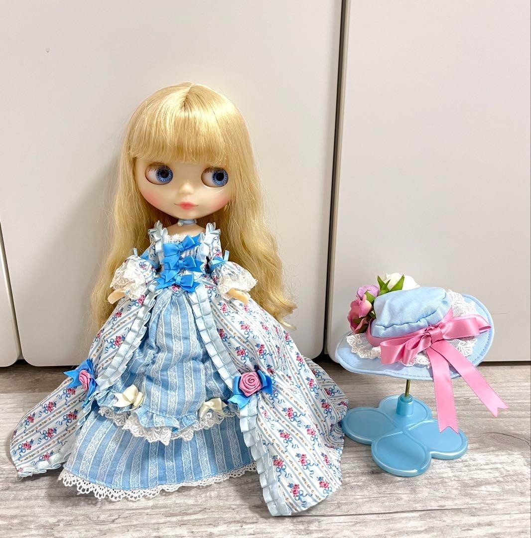 Foto 1 di 8