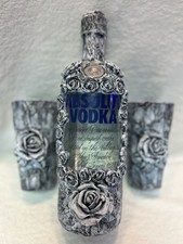 Absolut . 1 Liter Flasche . & 2 Gläser.  Geschenkset neu Unikat - Handmade.