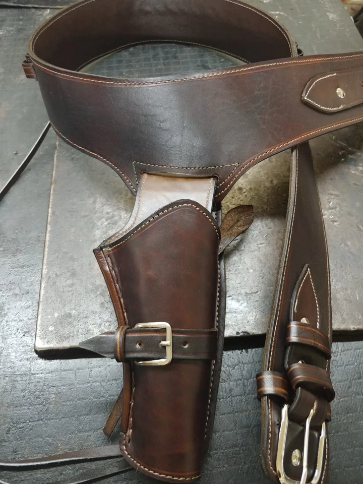 Funda y cinturones de vaquero del oeste Foto 3 de 4