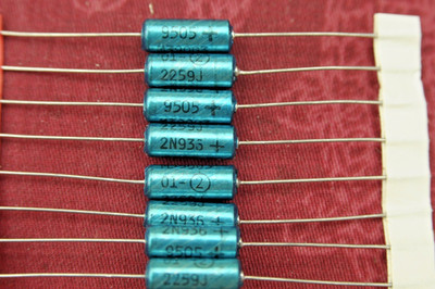 1 Stück MIL - TantalEX - Elko 39 µF x 10V, Typ: M39003 / hermetisch abgedichtet.