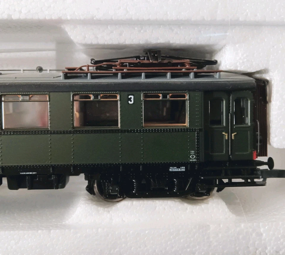 ROCO HO 43744 Dutch  Railcar, Type MAT'24, Blokkendoos , of the NS,  Ep. III - Image 4 of 4