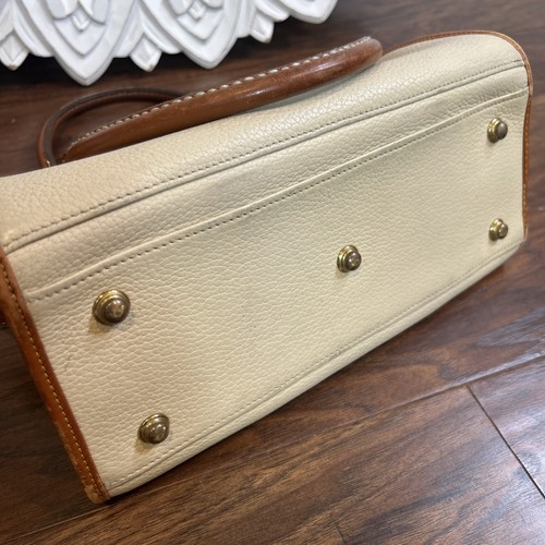 Cartera Cartera Dooney & Bourke EE. UU. Vintage AWL HEBILLA Hueso y Cuero Tostado Británico - Imagen 9 de 17