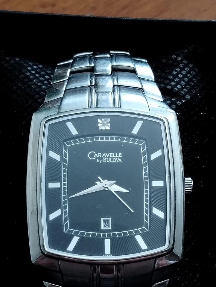 Reloj Caravelle by Bulova Hombre Colección Diamantes. Esfera negra con diamante. ¡Bonito! Foto 2 de 4