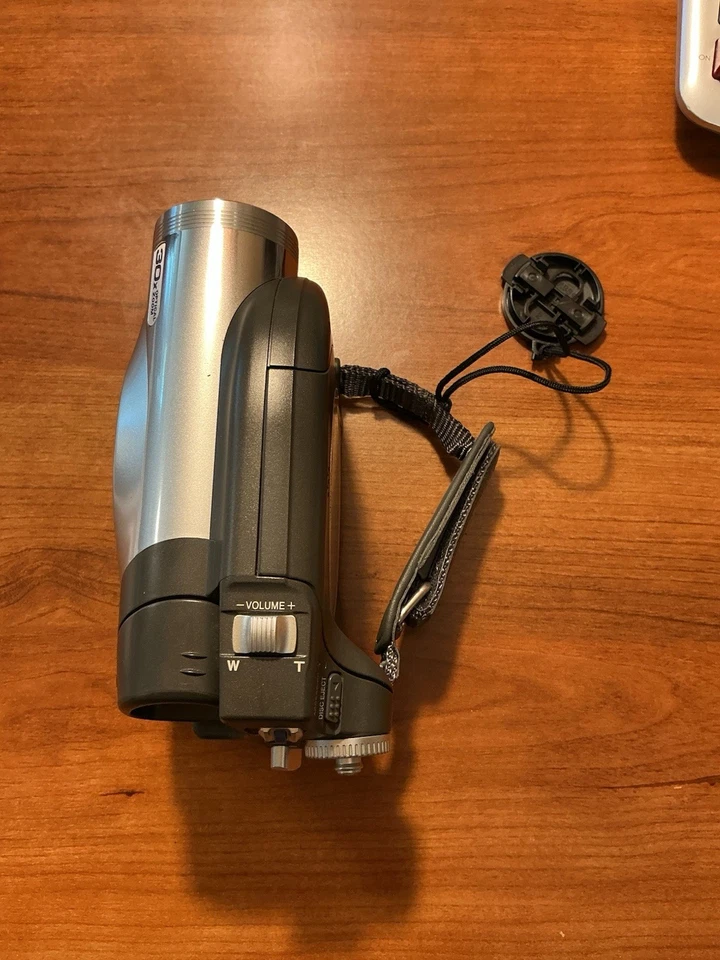 Panasonic VDR-D100 Camcorder -  Silver - Image 3 of 4