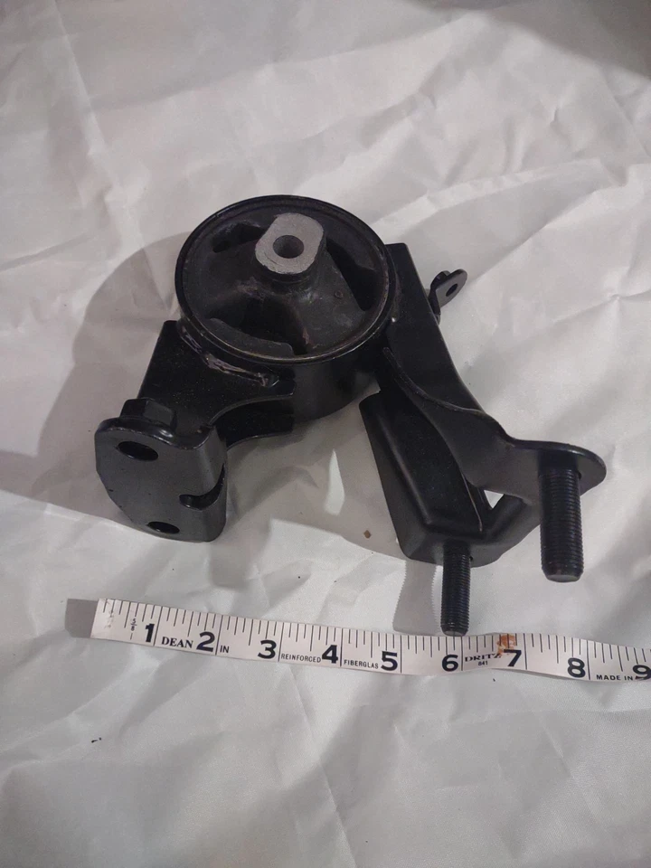 2014-2017 Lexus Ct200h 1.8L Engine Motor Mount - Image 4 of 4