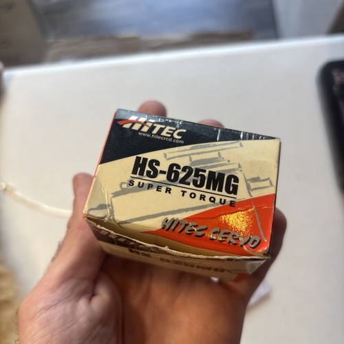New Hitec HS-625MG Super Ultra Torque Metal Gear Servo For Rc - Picture 3 of 7