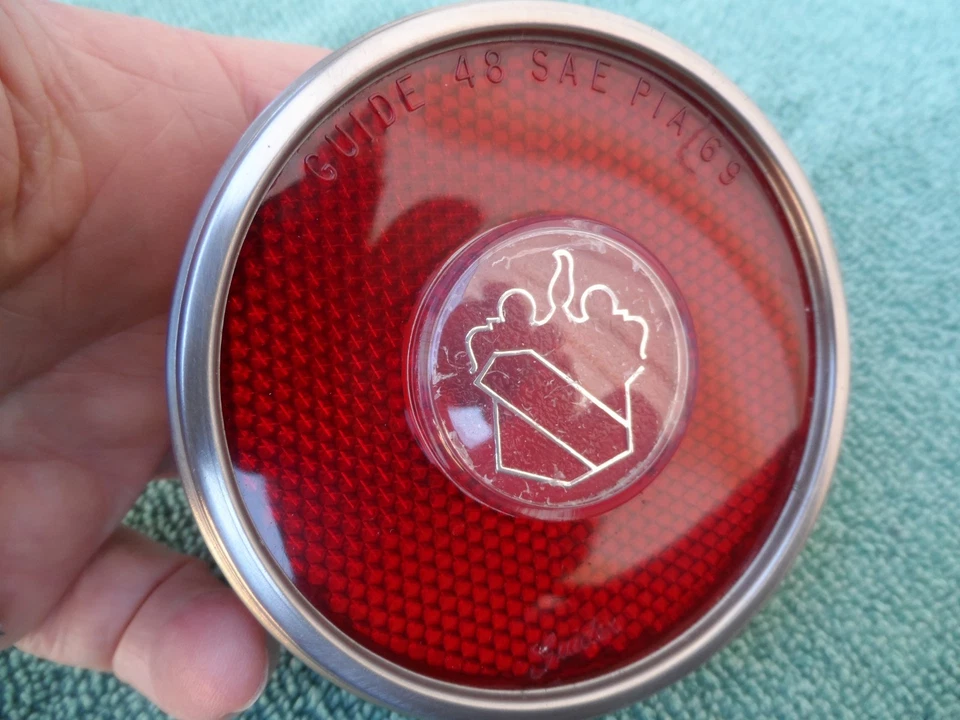 1969-70 BUICK ELECTRA 225  LIMITED REAR SIDE MARKER LAMP /LIGHT MINT ORIGINAL GM - Image 2 of 4