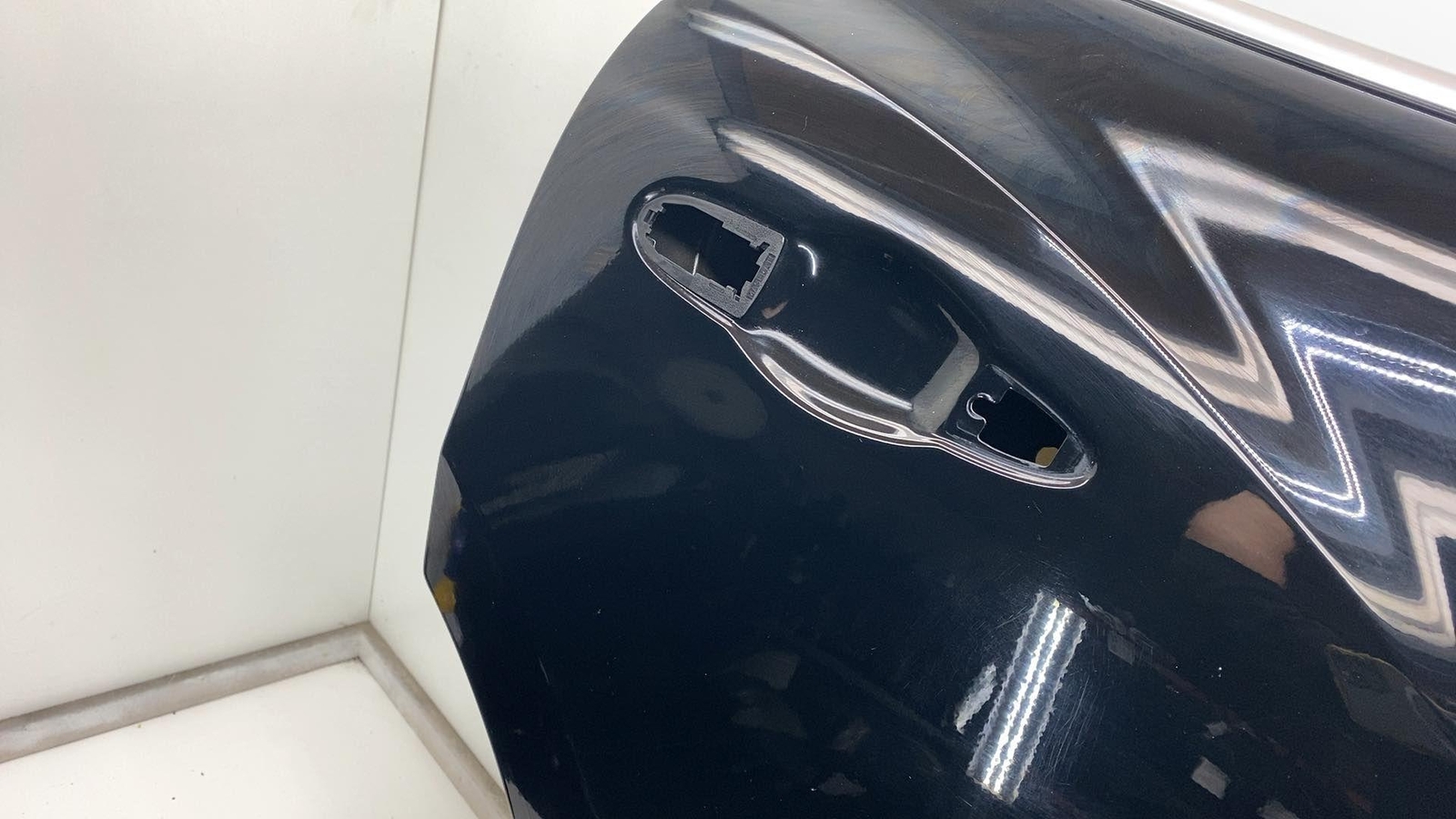 ⭕ 2017-2020 Maserati Levante Rear Passenger Side Door Shell Right RH Black - 820
