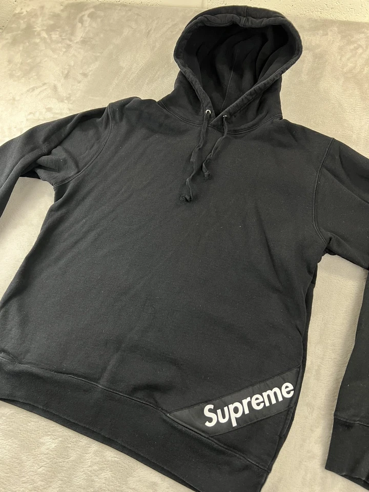 Supreme Hoodie Mens Large Pullover Sweatshirt Made in Canada Kangaroo Pocket - Image 2 of 4