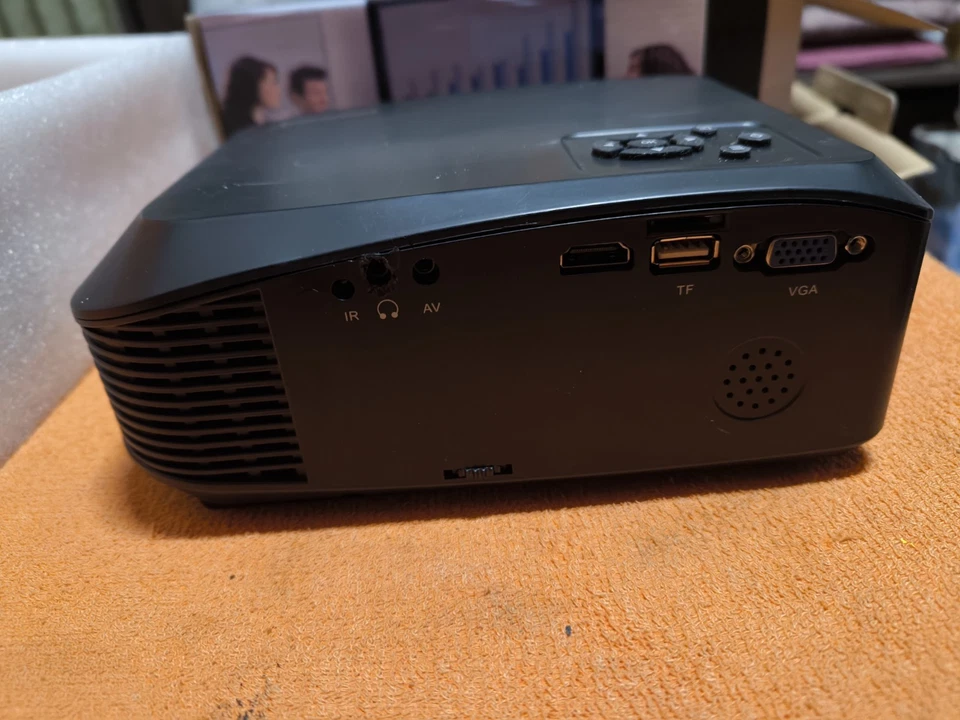 LED Projektor, kaum benutzt - Bild 2 von 4