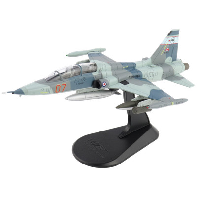 Canadair CF-5D Freedom Fighter Diecast Metall Flugzeug Modellflugzeug Geschenk - 1/72 Sc