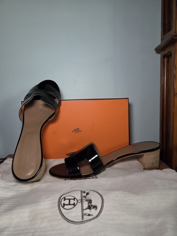 Hermes Oasis Black Patent Women's Sandals in 41.5