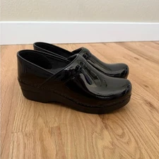 Dansko $145 Professional Clog Black Patent Leather Women’s Size 39 | US 8.5-9