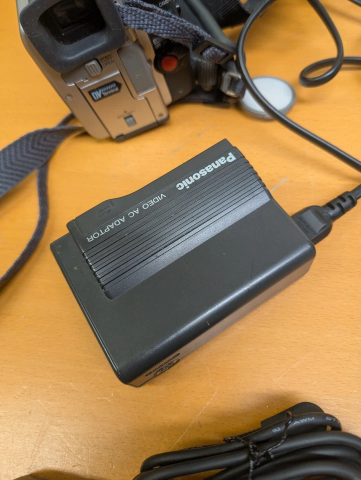 Panasonic Camcorder NV-DS5  Video Camera 20x Digital Zoom With Accessories A16 - Image 4 of 4