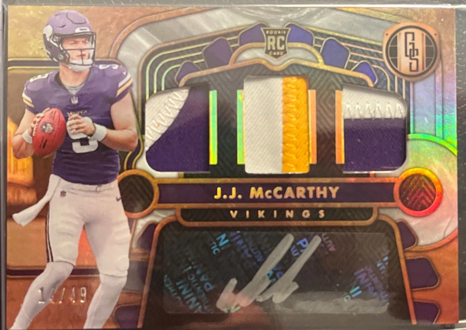 JJ McCarthy Panini Gold Standard Rookie Jersey Autographs Triple #1 White Gold