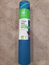 New Gaiam Premium 6MM Yoga Mat.  68"L x 24"W x 6MM.