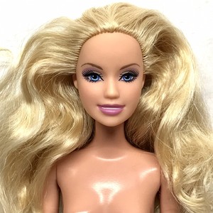 barbie with bendy legs