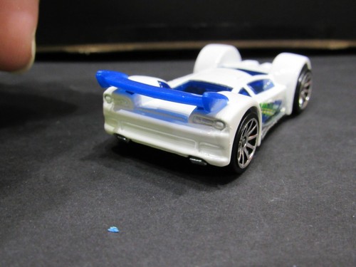 WHITE/BLUE MID DRIFT2008 LOOSE HOT WHEELS 1/64 DIECAST CAR - Picture 3 of 5