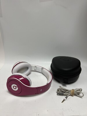 Beats Studio (1st Generation) Wired Headphones with Case Beats Studio (1st Generation) Wired Headphones with Case