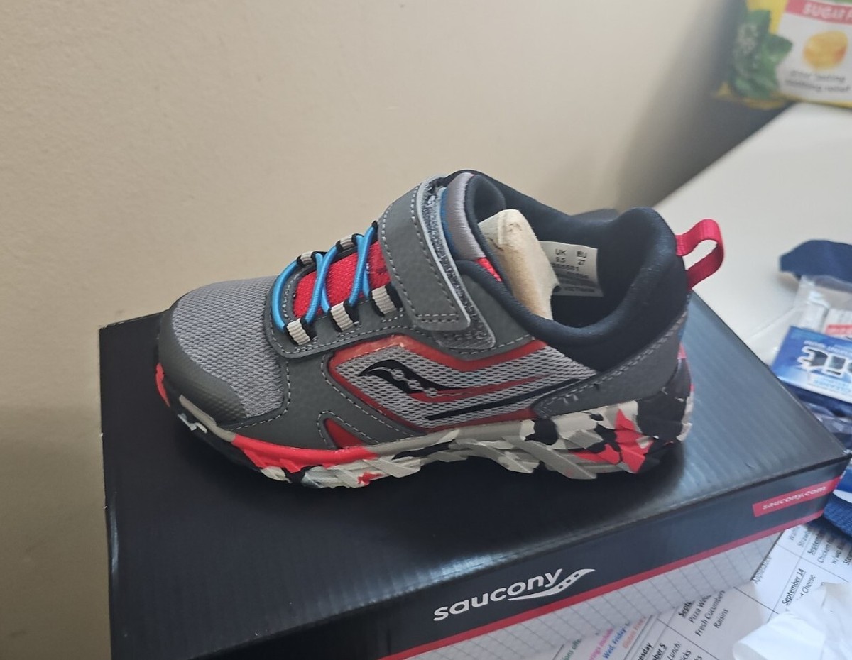 Saucony Boy's KidsWind Shield AC Color Grey/Red Size