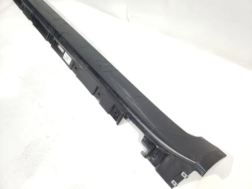 Moldura de panel basculante usada se adapta a: BMW 750I grado A 2009 Foto 3 de 4