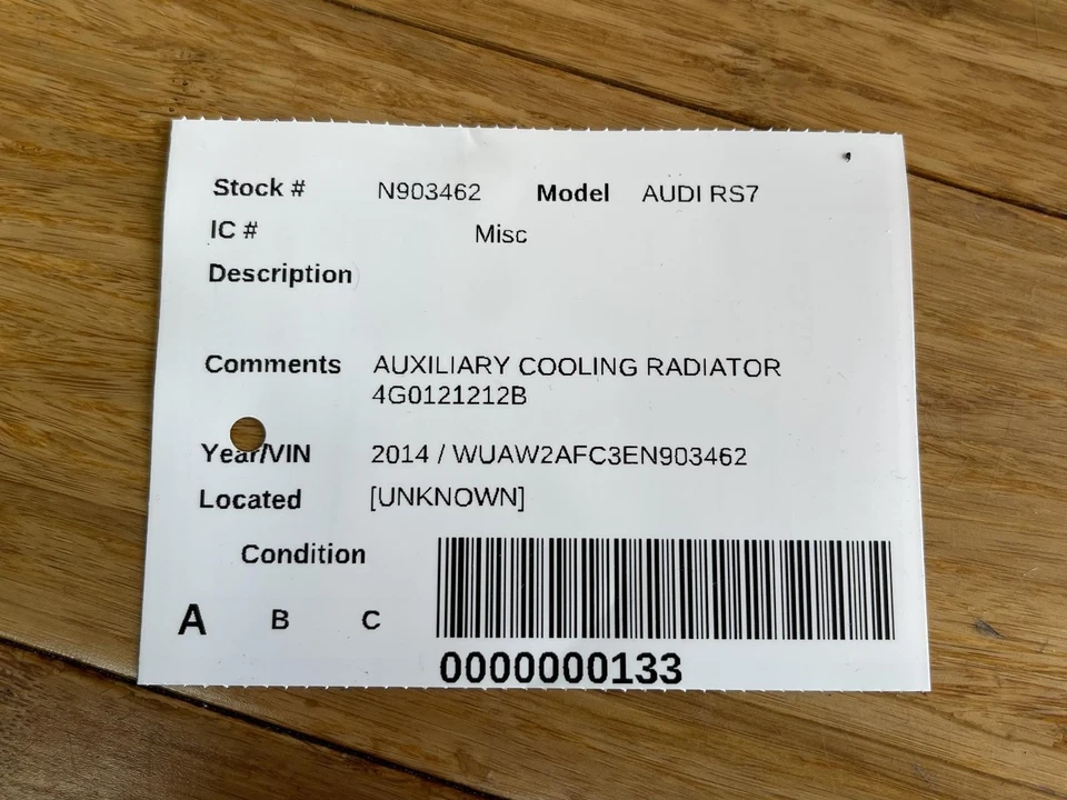 Radiador de refrigeración auxiliar AUDI RS7 4G01212B 2014 Foto 2 de 4