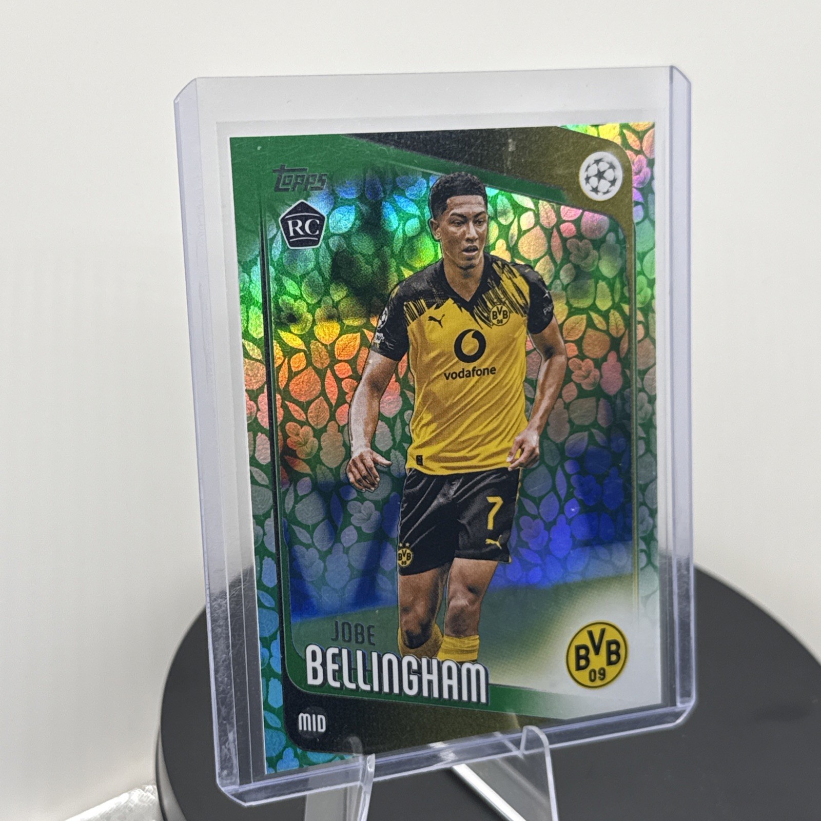 2025/26 Topps UEFA CC - Jobe Bellingham #5 (RC) Green Spring Leaf Parallel view 2
