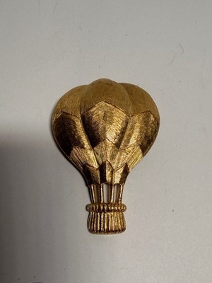 Trifari Gold Tone Hot Air Balloon Pin Brooch, Signed