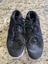 under armour youth basketball shoes nearly new size 7 youth. amazing condition