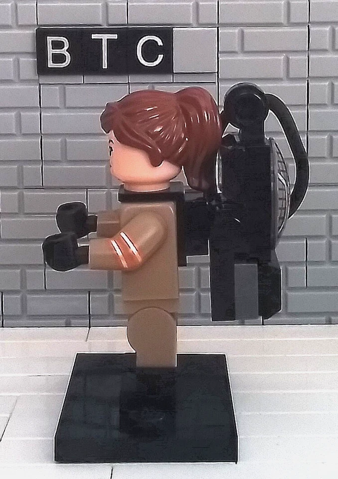 LEGO Ghostbusters 75828 Erin Gilbert - Proton Pack Minifigure! - Image 2 of 4
