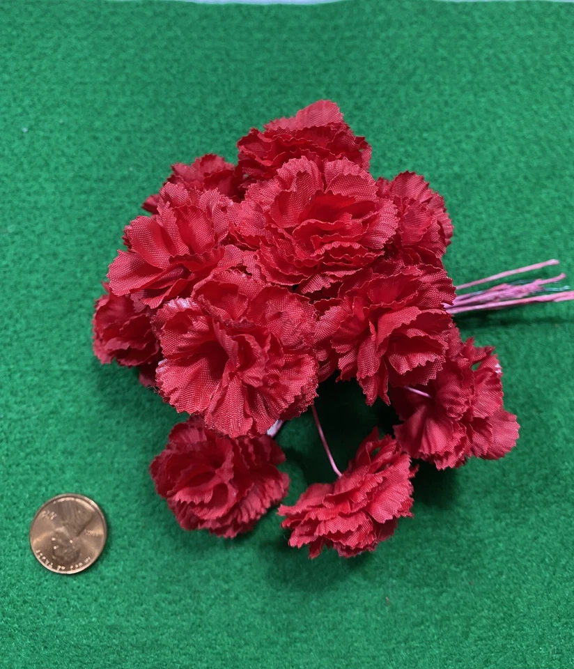 Manojo de pequeños claveles rojos de sombrerería - vintage - Corea Foto 3 de 4
