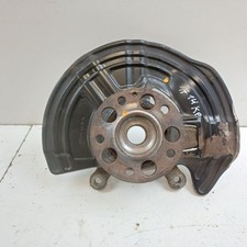 Mercedes-Benz CLA C117 X117 W117 2019 Links Radnabe Vorderrad A2464210720 Benzin