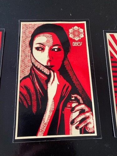 Obey Shepard Fairey Vintage Sticker Print Set Commanda Mujer Fatale Never Trust - Picture 3 of 4