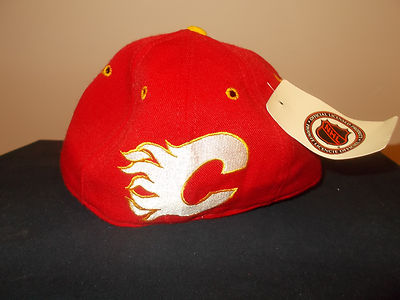 Casque Vintage Calgary Flames Années 90 - Double Logo - Modèle Dominator PRO - Neuf Avec étiquettes