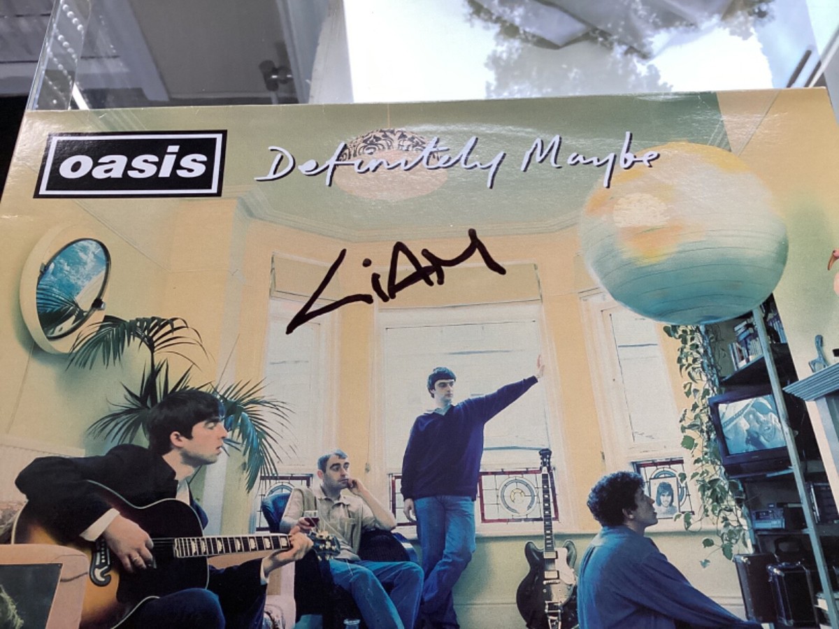 Oasis -Definitely Maybe UK 1st Press 1994 CRE 169 Signed By Liam