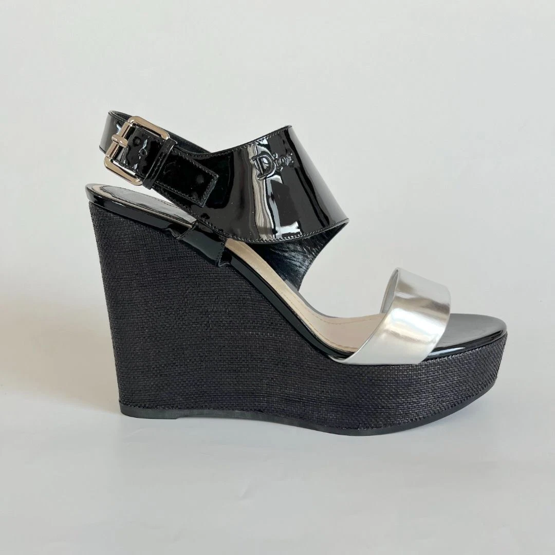 Sandales compensées Christian Dior argentées et noires 415