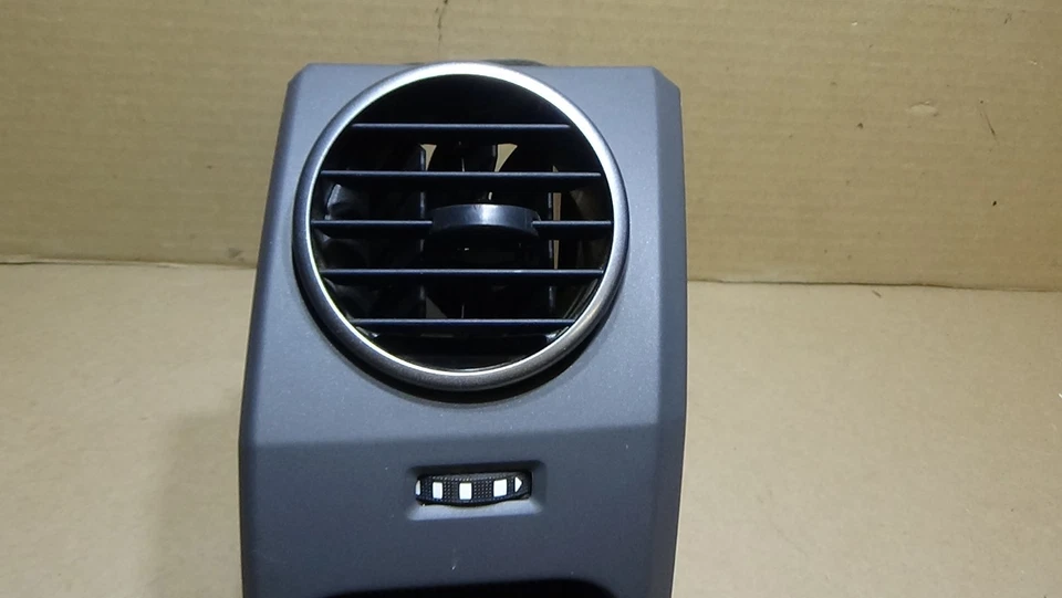 Land Rover LR3 2005-2009 portavasos de ventilación lateral para pasajeros gris Foto 3 de 4