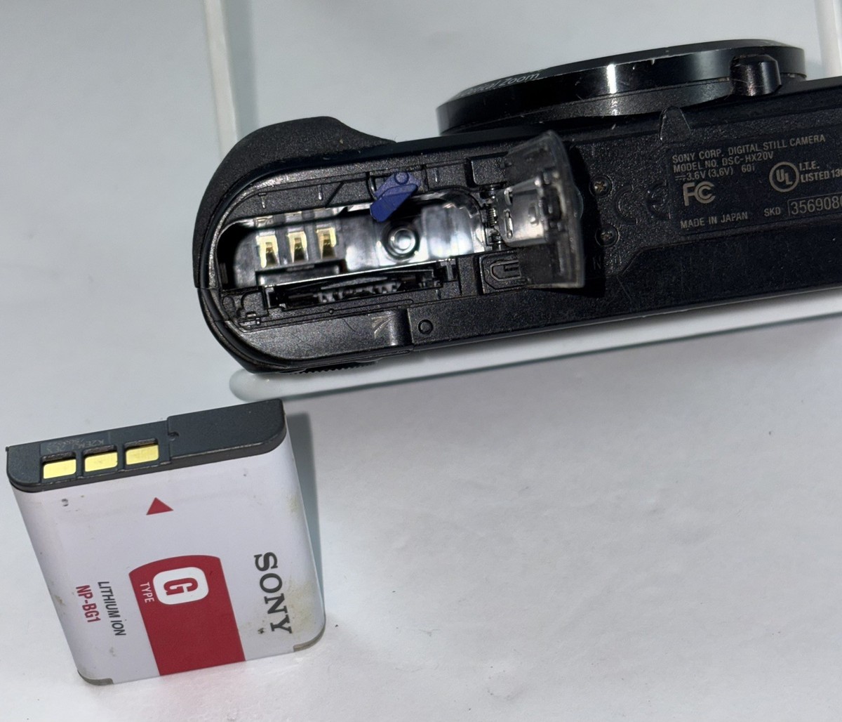 SONY Cyber-shot G DSC-HX20V 18.2MP Digital Camera-For Parts or