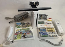 Nintendo Wii Bundle Lot Controller Nunchuck (2) Games Wii Play & Deca Sports
