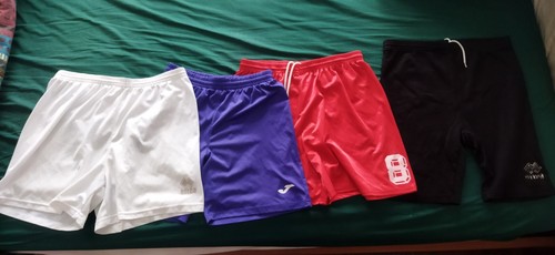 Lotto abbigliamento calcetto/calcio - Foto 2 di 11