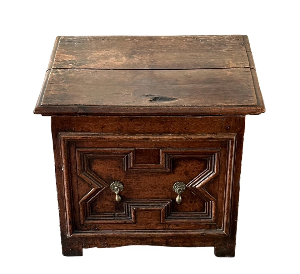 Cofre de roble inglés siglo XVII Foto 4 de 4