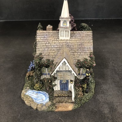 Thomas Kinkade Hawthorne Seaside Village 79736 Seaside Chapel Read