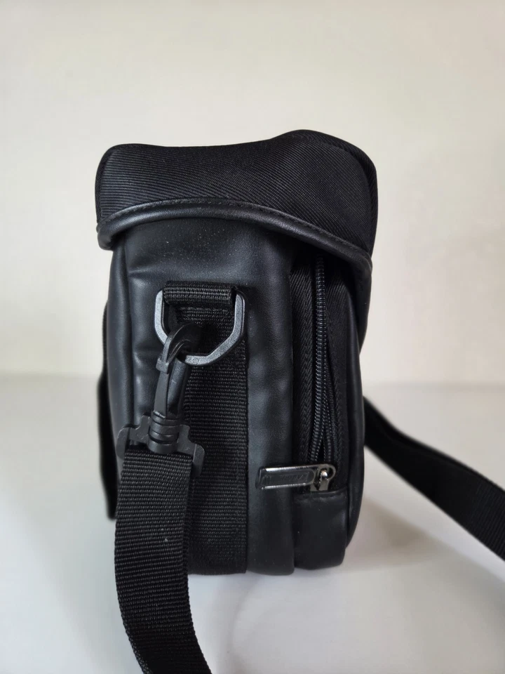 Estuche para cámara digital TARGUS ProBlack Max DPBC03 Foto 2 de 4